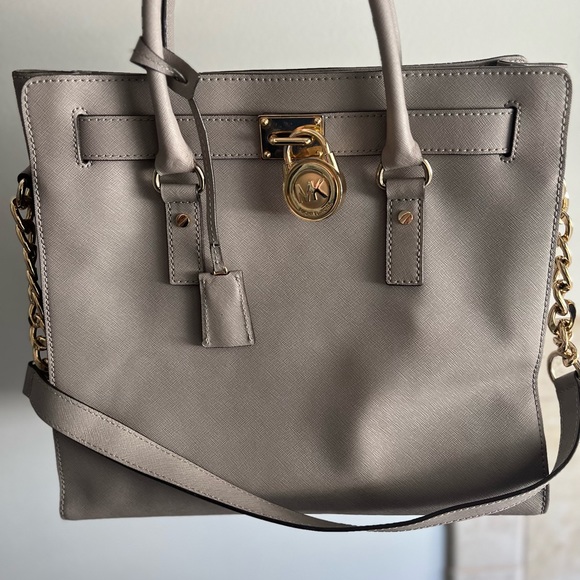 Michael Kors Hamilton Tote - Picture 4 of 8